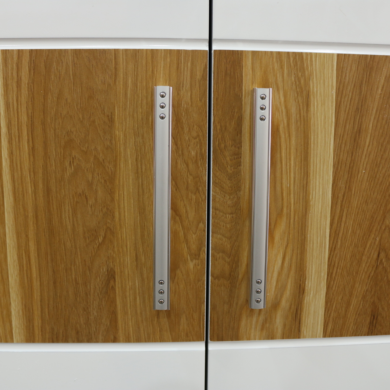 Tủ Áo Cửa Mở 2Mx2M Gỗ MDF Melamine Màu Vân Sọc Vàng Cánh Trắng
