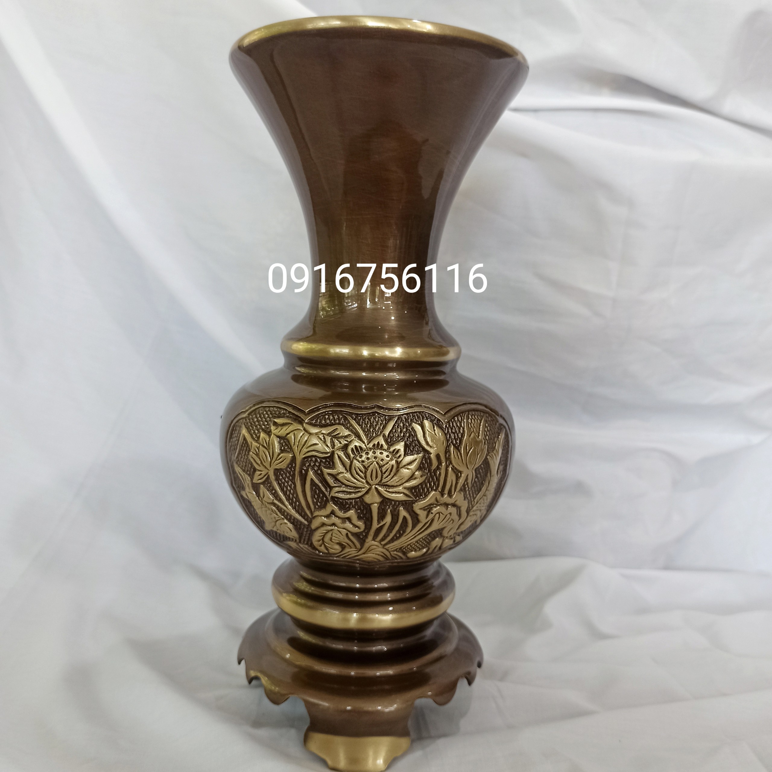 Lọ Hoa Bình Bông Liền Đế 30cm Đồng Vàng Màu Hun Cạo