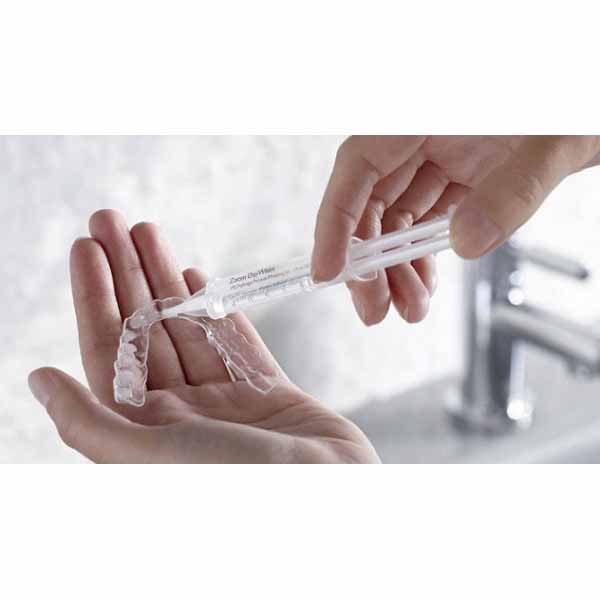 Gel tẩy trắng răng Nite White date 2024
