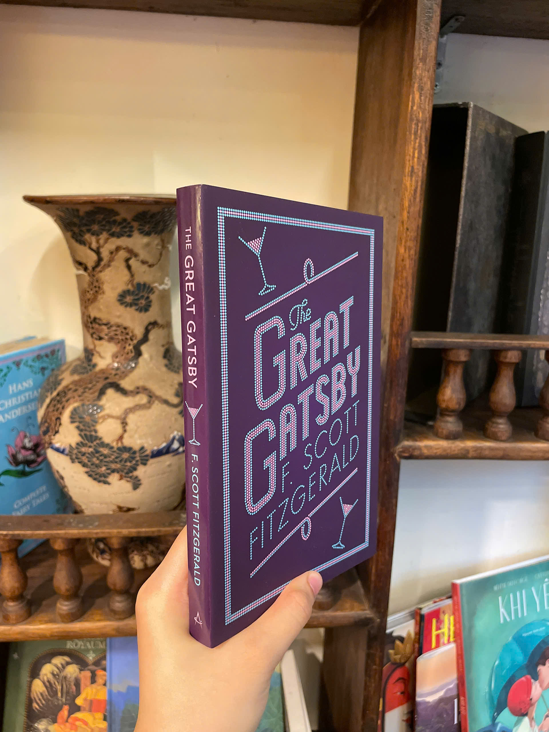 Sách - The Great Gatsby by F. Scott Fitzgerald | Classics Fiction in English / Ngoại văn Kinh điển