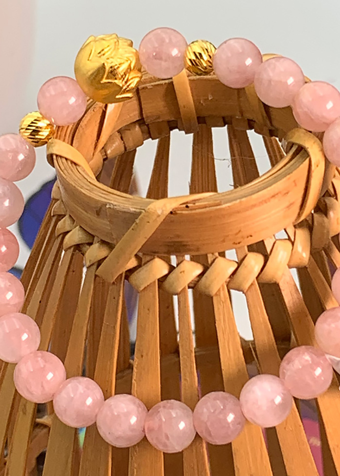 Vòng Đá Thạch Anh Hồng Charm Búp Sen Vàng 24K