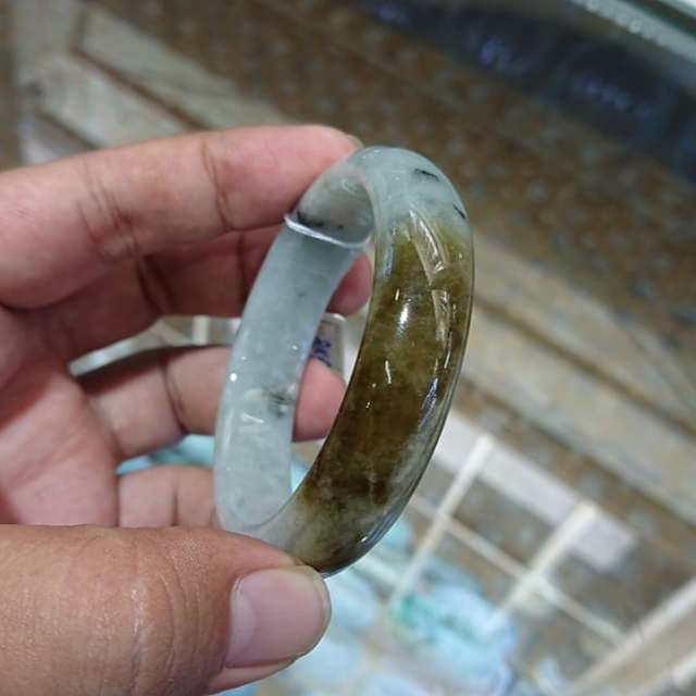 Vòng cẩm thạch huyết mật ong ny tay 53mm