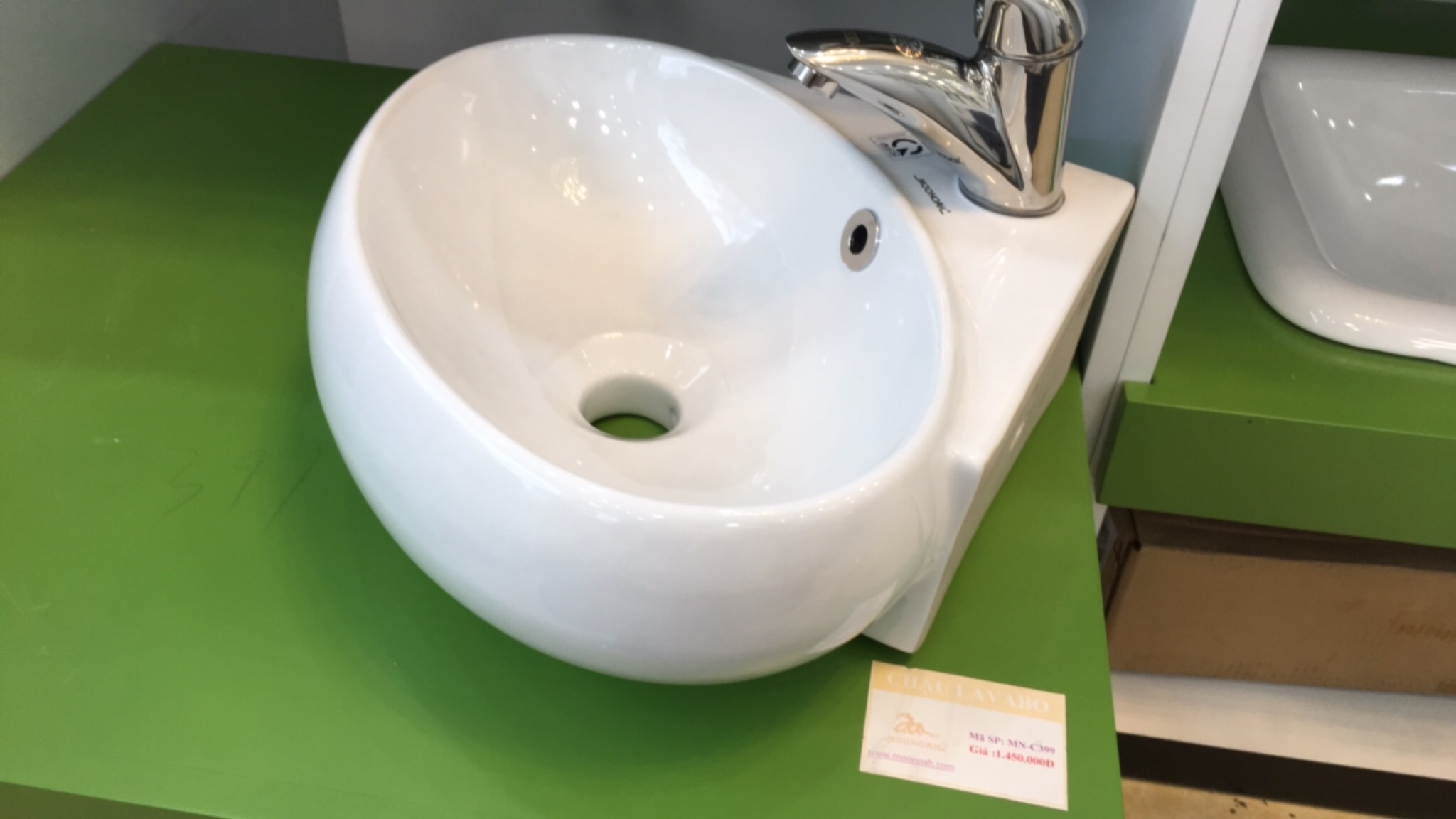 CHẬU LAVABO TREO GÓC