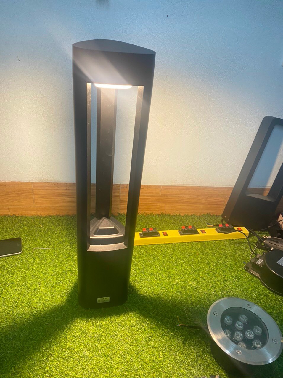Đèn LED Trang Trí Sân Vườn Hình Trụ Cao Cấp Chiếu Sáng Lối Đi, Trang Trí Dẫn Lối Công Viên, Biệt Thự Sân Vườn