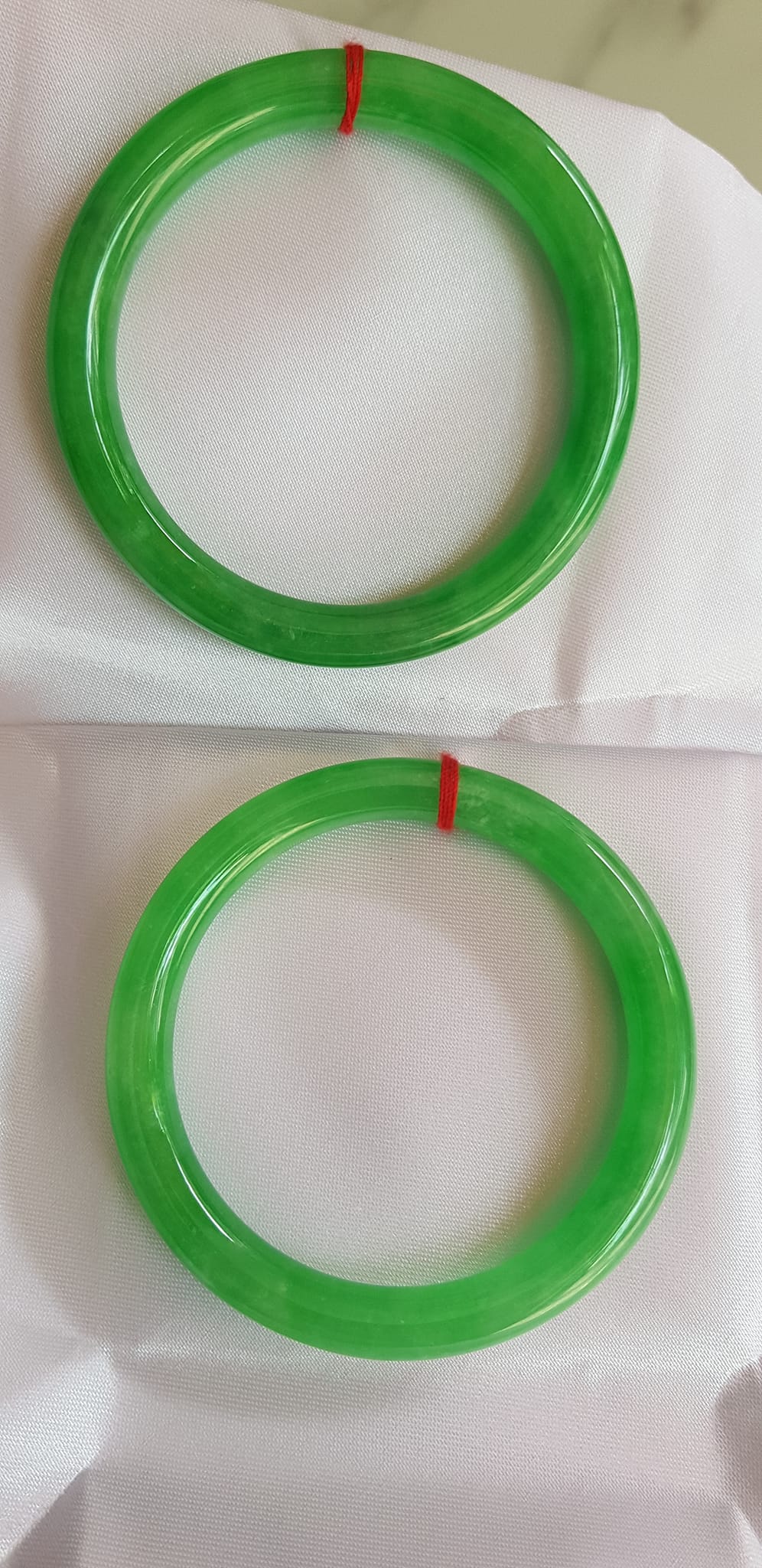 Vòng tay đá cẩm thạch tự nhiên Ngọc Đậu Lý A 54mm x cọng 8mm Màu Xanh Lý Đậu nhẹ tươi bóng mượt đẹp Nữ 53kg - 60kg đeo mệnh Mộc mệnh Hỏa mệnh Thủy ạ