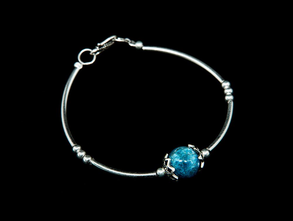 Vòng tay phong thủy đá Azulite tự nhiên mix charm hoa bạc VK005