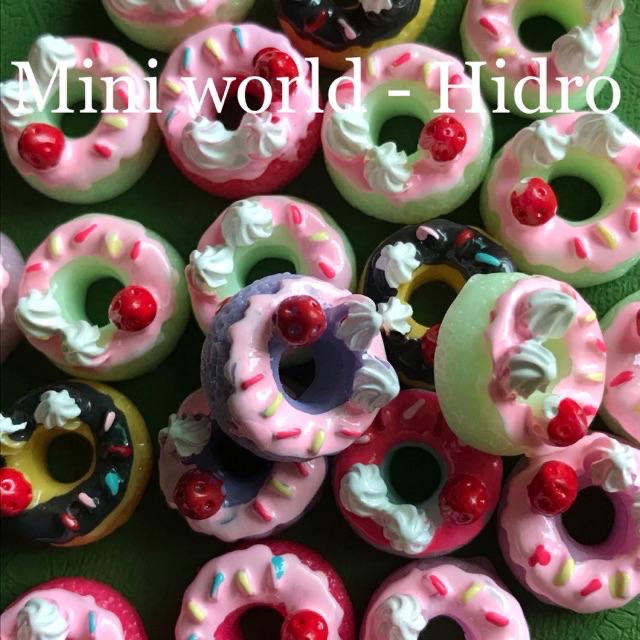 Combo 10 cái mô hình bánh ngọt donut mini trang trí nhà búp bê. Trang trí ốp điện thoại. Phụ kiện móc khoá.