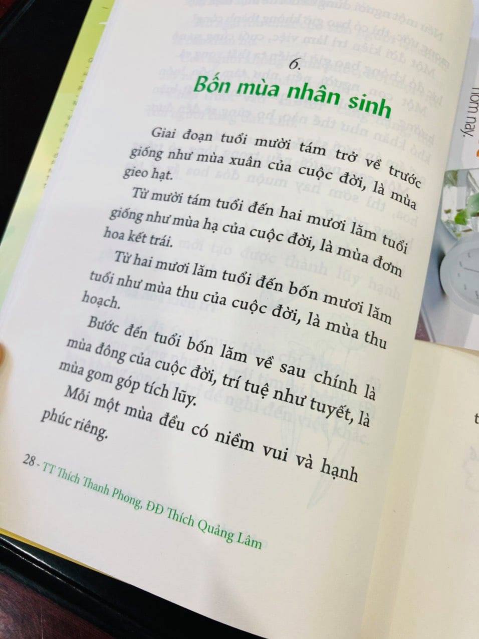 An lạc giữa dòng đời