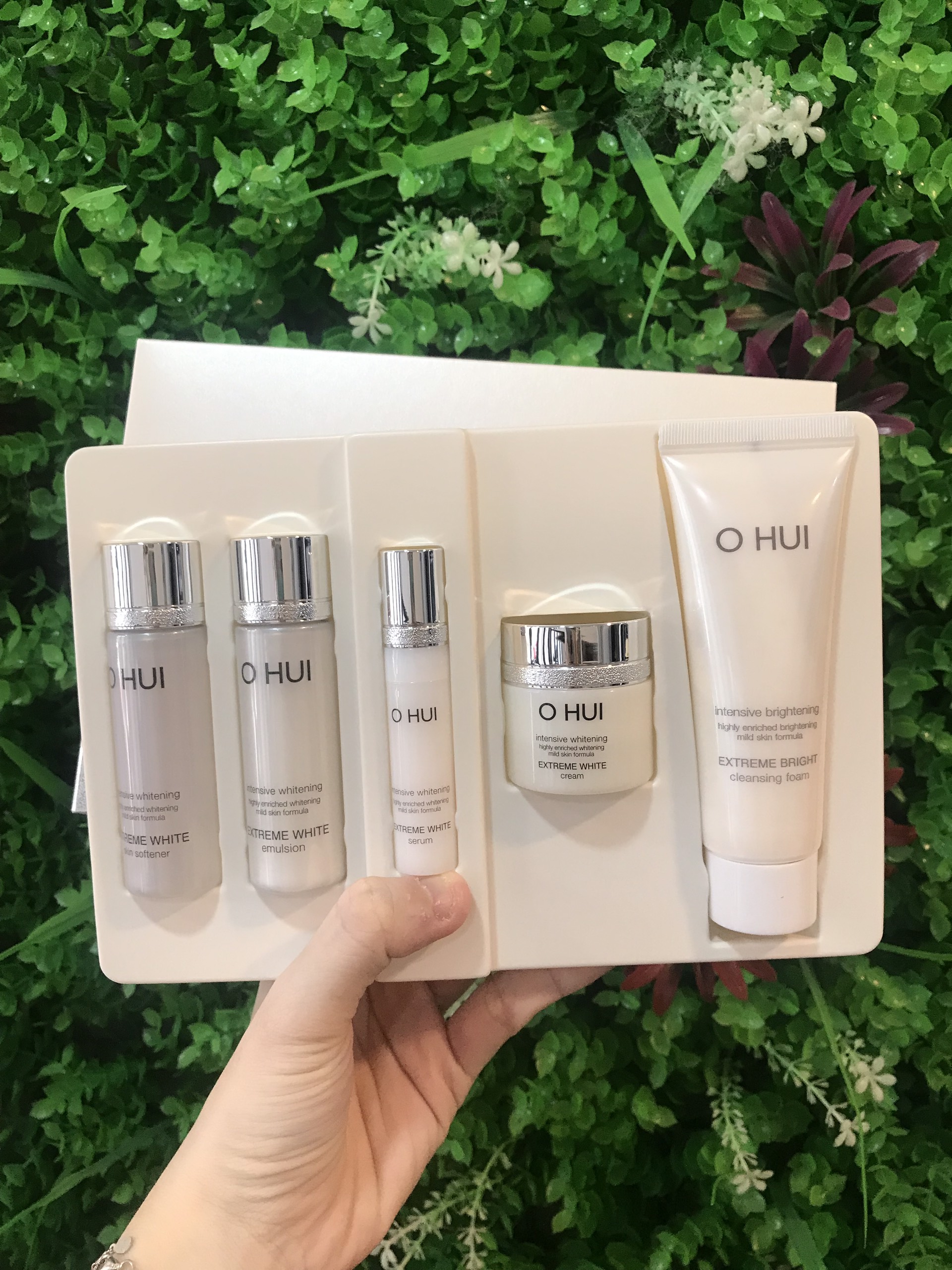 Set Dưỡng Trắng Da 5 Món Ohui White Extreme Mới ( Ohui Extreme White 5pcs GWP Set 90ml)