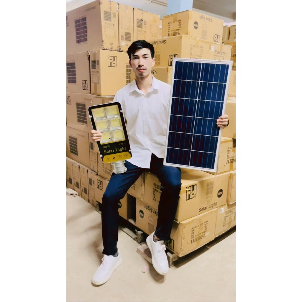 Đèn năng lượng mặt trời 300w có điều khiển từ xa solar light ip67