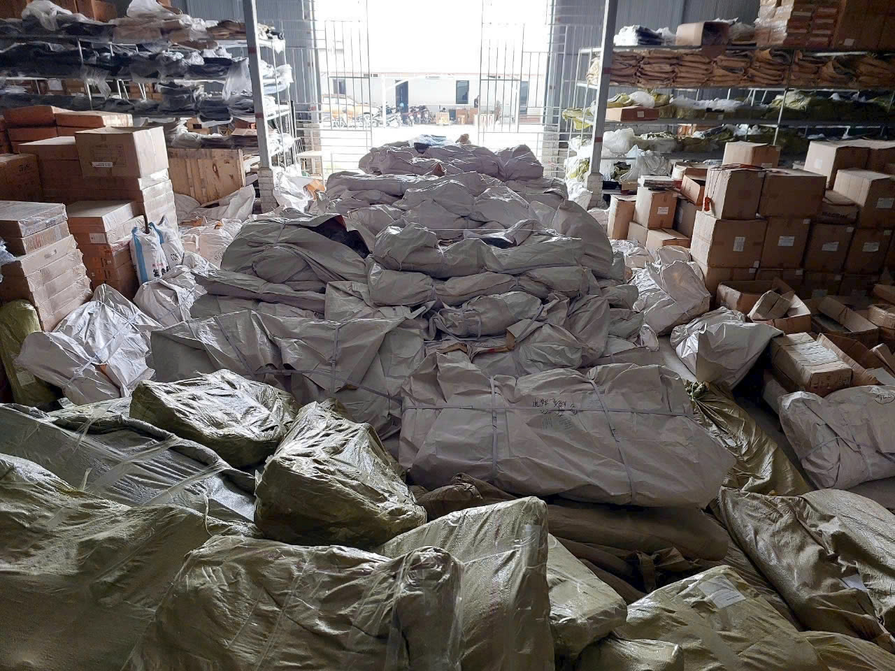 Thảm sd3 dạng lưới lục giác 2 lớp Kia Carens new (màu ghi) bề mặt cao su siêu sạch nhãn hiệu Macsim