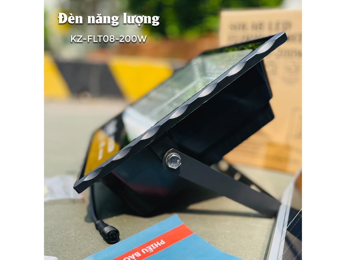 ĐÈN NĂNG LƯƠNG MẶT TRỜI KAZAKI KZ-FLT08-200W- HÀNG CHÍNH HÃNG
