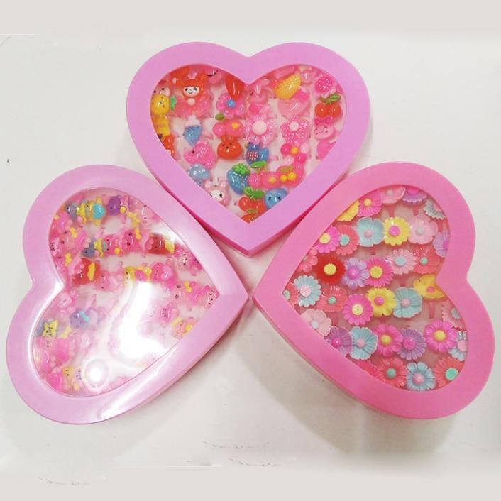 Hộp 36 Nhẫn Trái Tim Cho Bé Xinh Xắn H244