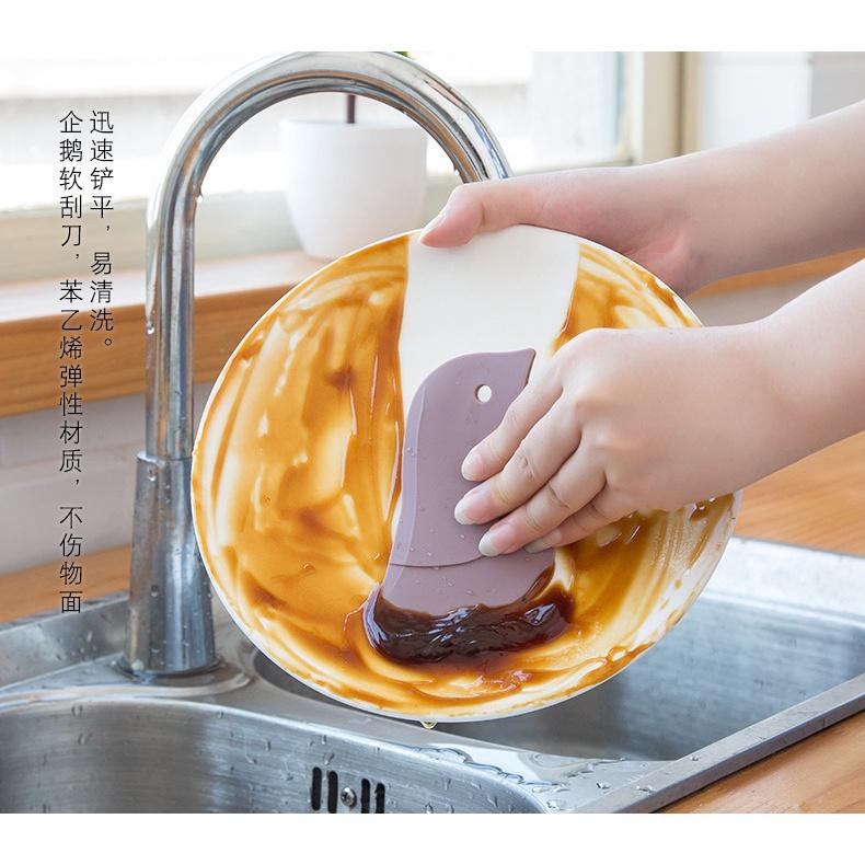1PC Multi-function Oil Scraper Cartoon Kitchen Bathroom Stove Dirt Decontamination Scraper Cake Baking Tool Oil Plate Scraper