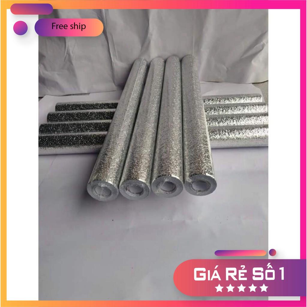 Cuộn giấy bạc dán bếp cách nhiệt, miếng decal dán tường nhà bếp chống thấm bền đẹp