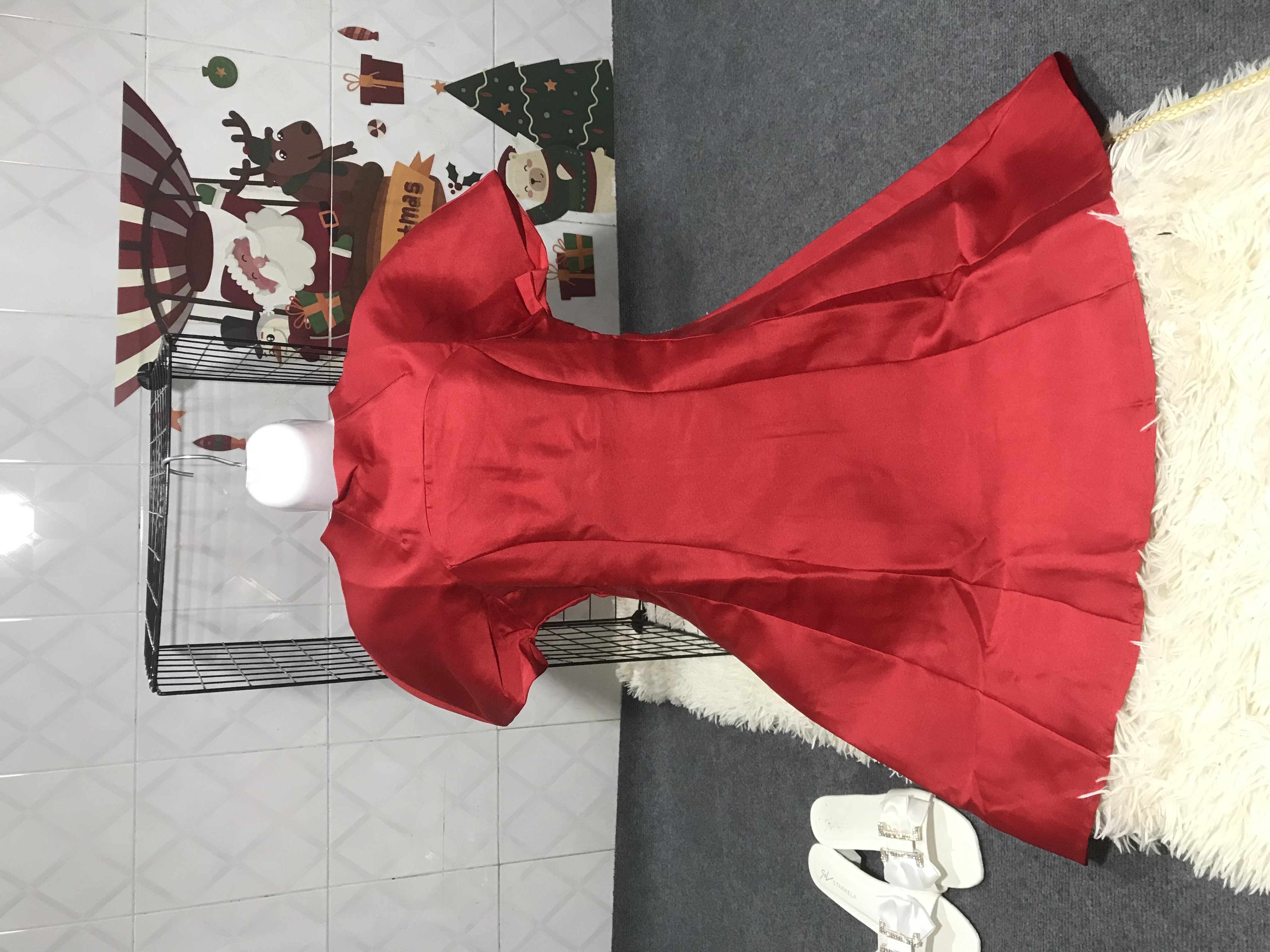 Đầm Cổ Tròn Tay Ngắn Cắt Ngực Căt Eo Tinh Tế Quyến Rũ Đầm Xoè Chữ A