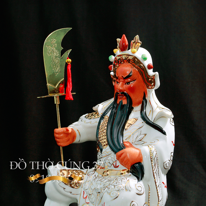 TƯỢNG QUAN CÔNG MEN SỨ ÁO TRẮNG