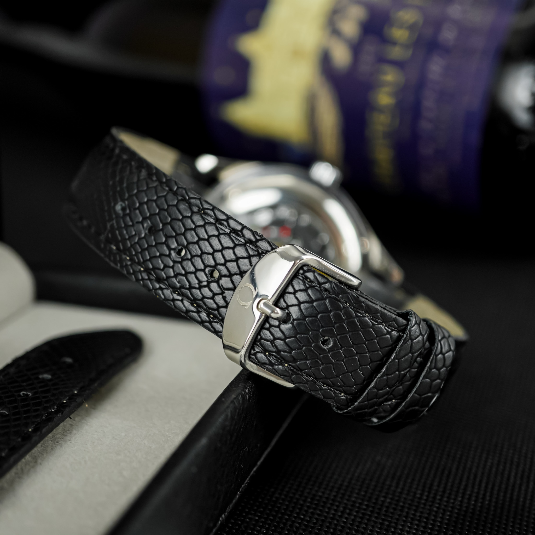 Đồng hồ đeo tay Omega B713 Máy Pin Hàng chính hãng