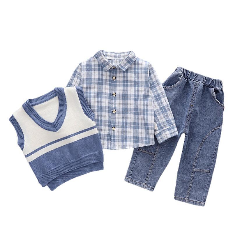 Set 3 chi tiết bé trai gồm gile len + sơ mi kẻ dài tay + quần jean dài