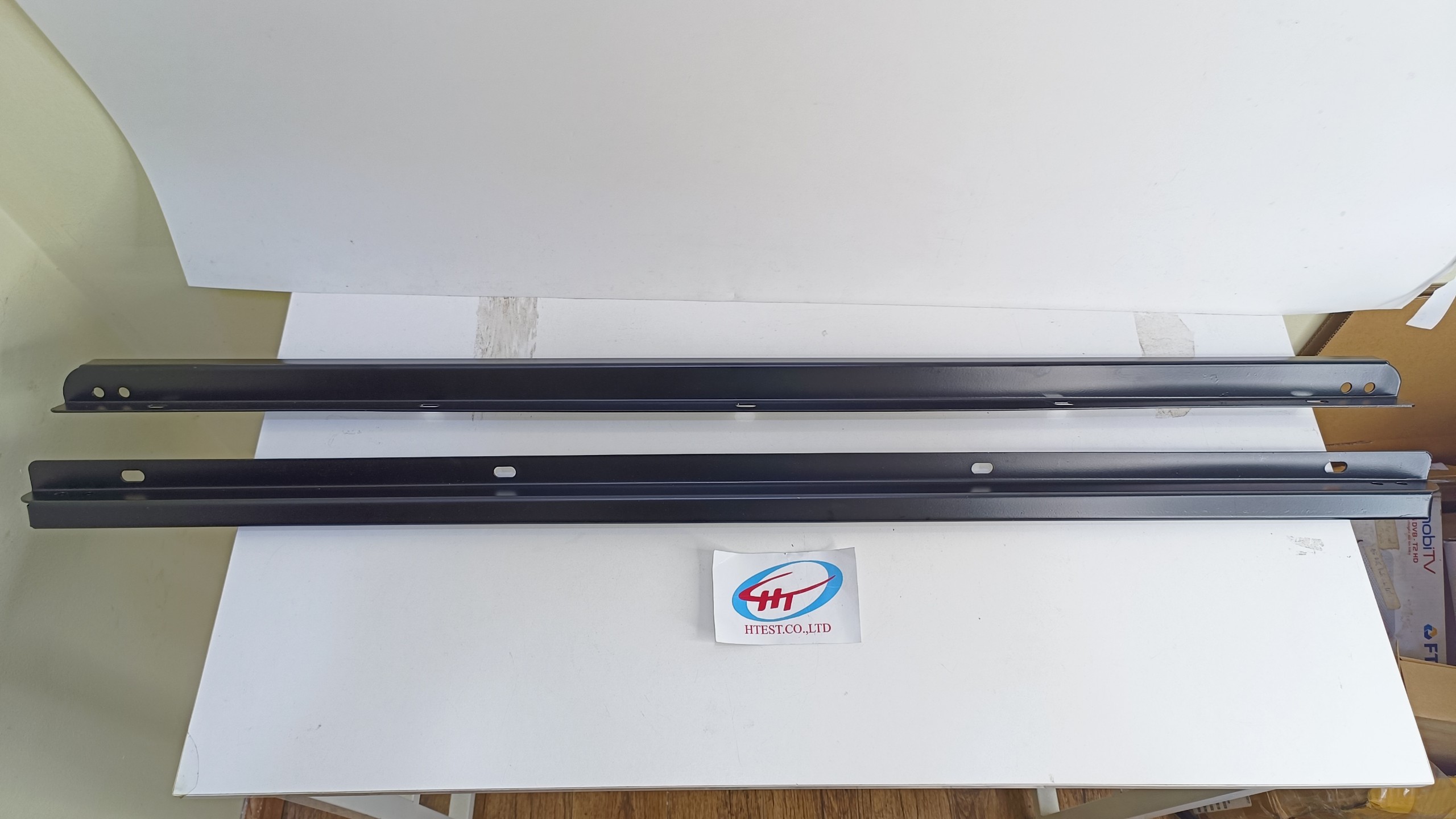 Khung treo TV 60"-100" Cố định Văn Thành