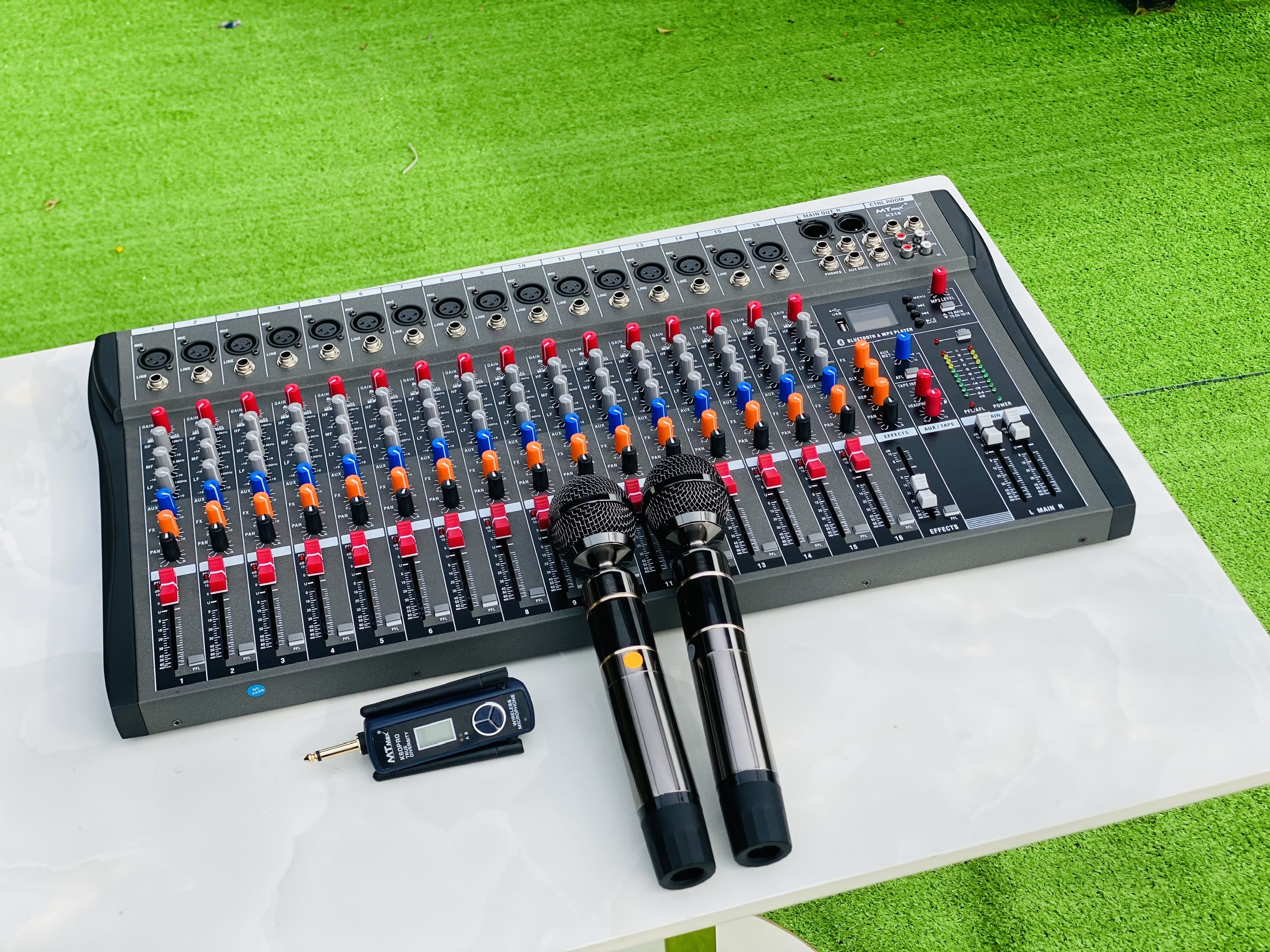 Combo Mixer Cao Cấp KT16 + Micro Không Dây K60Pro, Thích Hợp Karaoke Hay Sân Khấu Lớn Chuyên Nghiệp, Âm Thanh Sống Động, Bảo Hành 12 Tháng, Hàng Chính Hãng