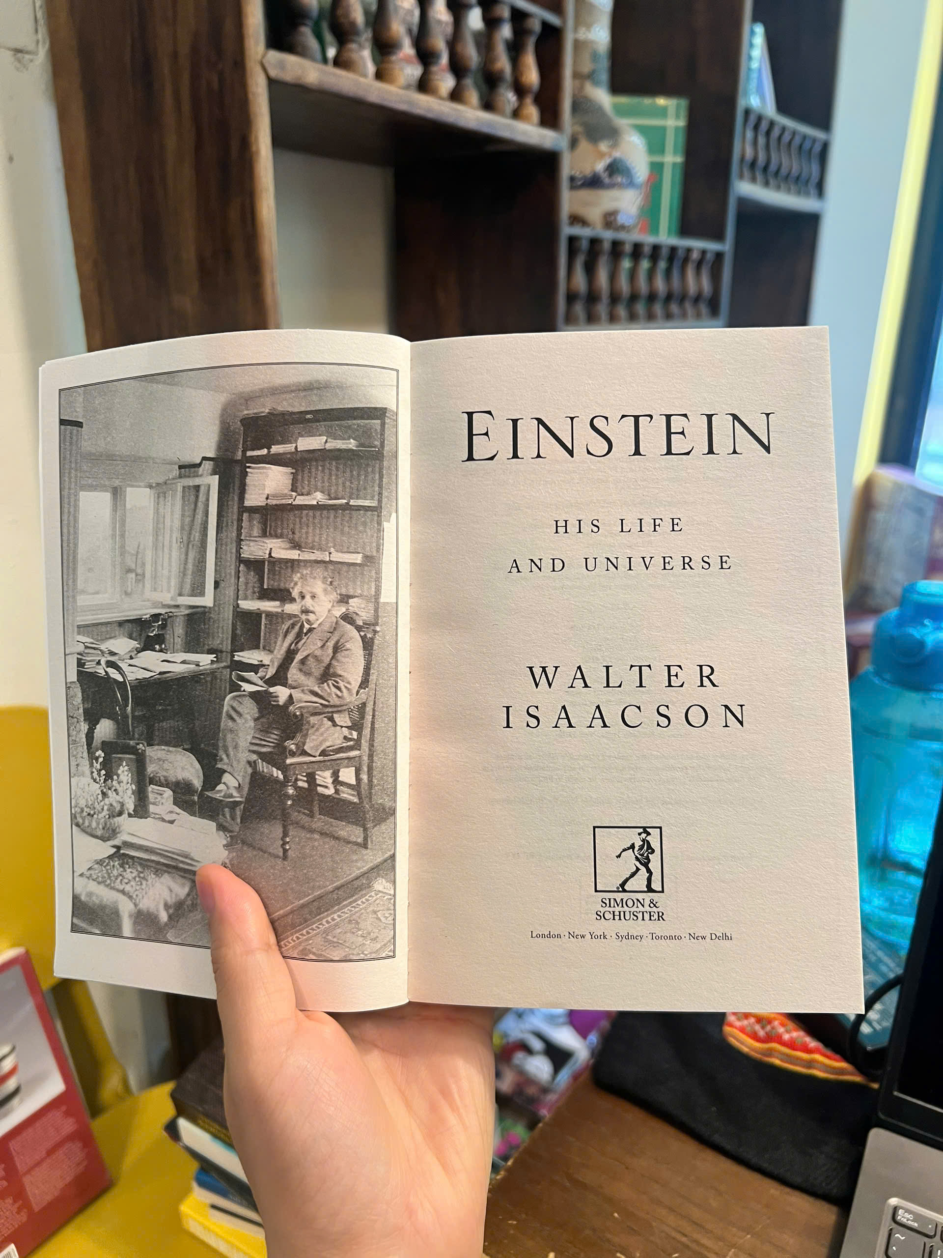 Sách - Einstein: His Life and Universe by Walter Isaacson | Biography / Science / Ngoại văn Tiểu sử