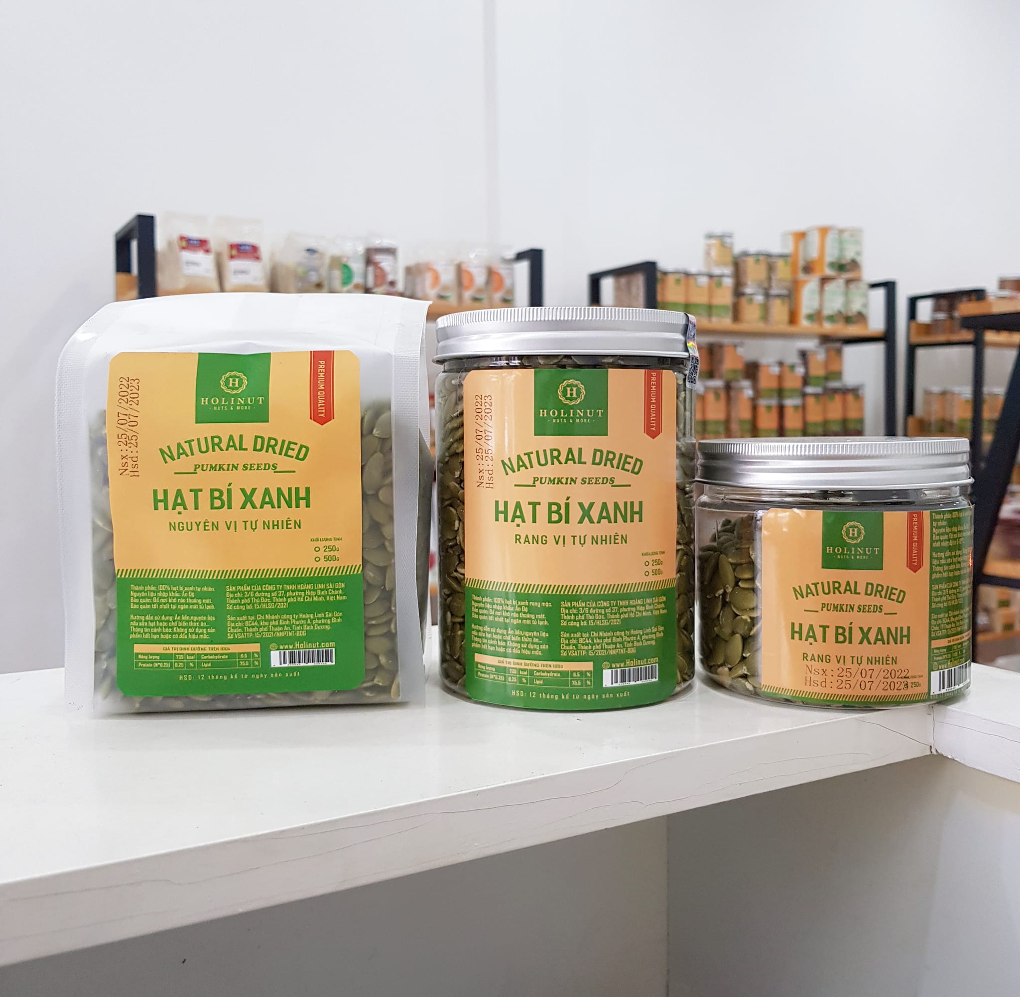 Hạt bí xanh tách vỏ Xuất xứ Ấn độ Thương Hiệu HOLINUT /đóng gói 500gr - 250gr
