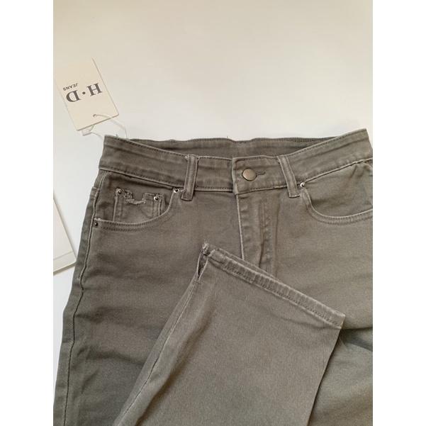 Quần jeans ống đứng xẻ màu ghi xám