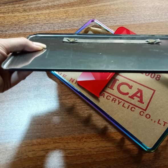 Khung trang trí xe máy viền titan tặng kèm lá cờ bằng mica