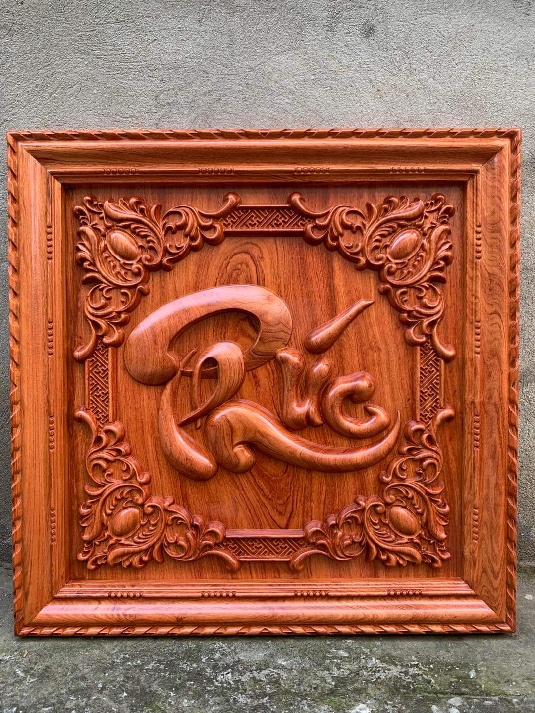 Tranh chữ phúc phong thủy hút tài lộc bằng gỗ hương đá kt 61x61x4cm