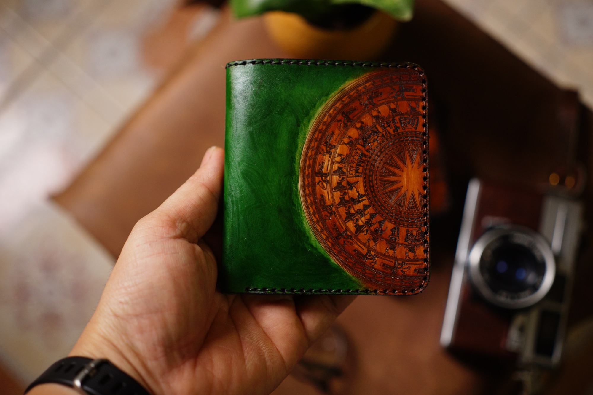 VÍ TRỐNG ĐỒNG XANH LÁ CÂY - RAM ONE - DA BÒ THUỘC BẰNG THẢO MỘC TỐT CHO SỨC KHỎE - CHÍNH HÃNG RAM LEATHER