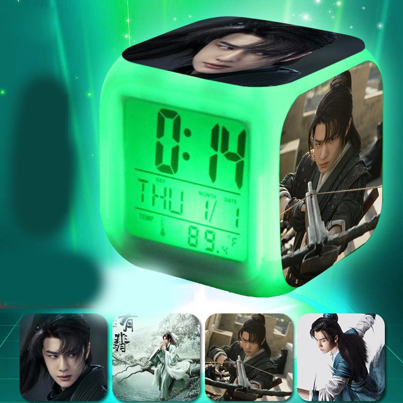 Đồng hồ báo thức để bàn in hình VƯƠNG NHẤT BÁC TRIỆU LỆ DĨNH phim HỮU PHỈ thần tượng idol LED đổi màu