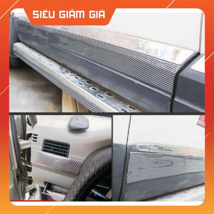 Nẹp carbon trang trí chống xước cho ô tô