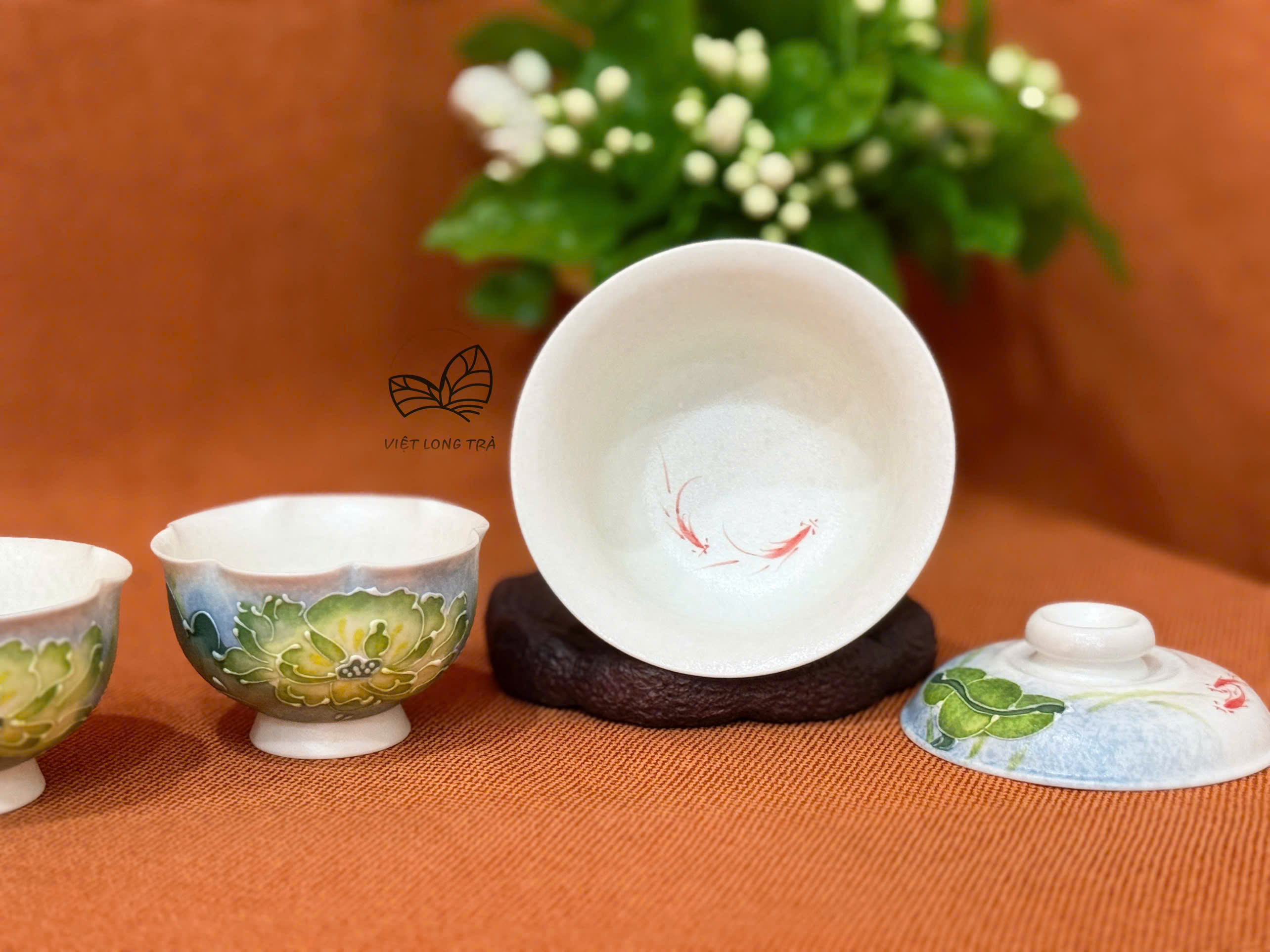 CHÉN KHẢI PHA TRÀ HỌA TIẾT HOA SEN XANH TRONG ĐẦM VẼ TAY - 105ML - GAIWAN