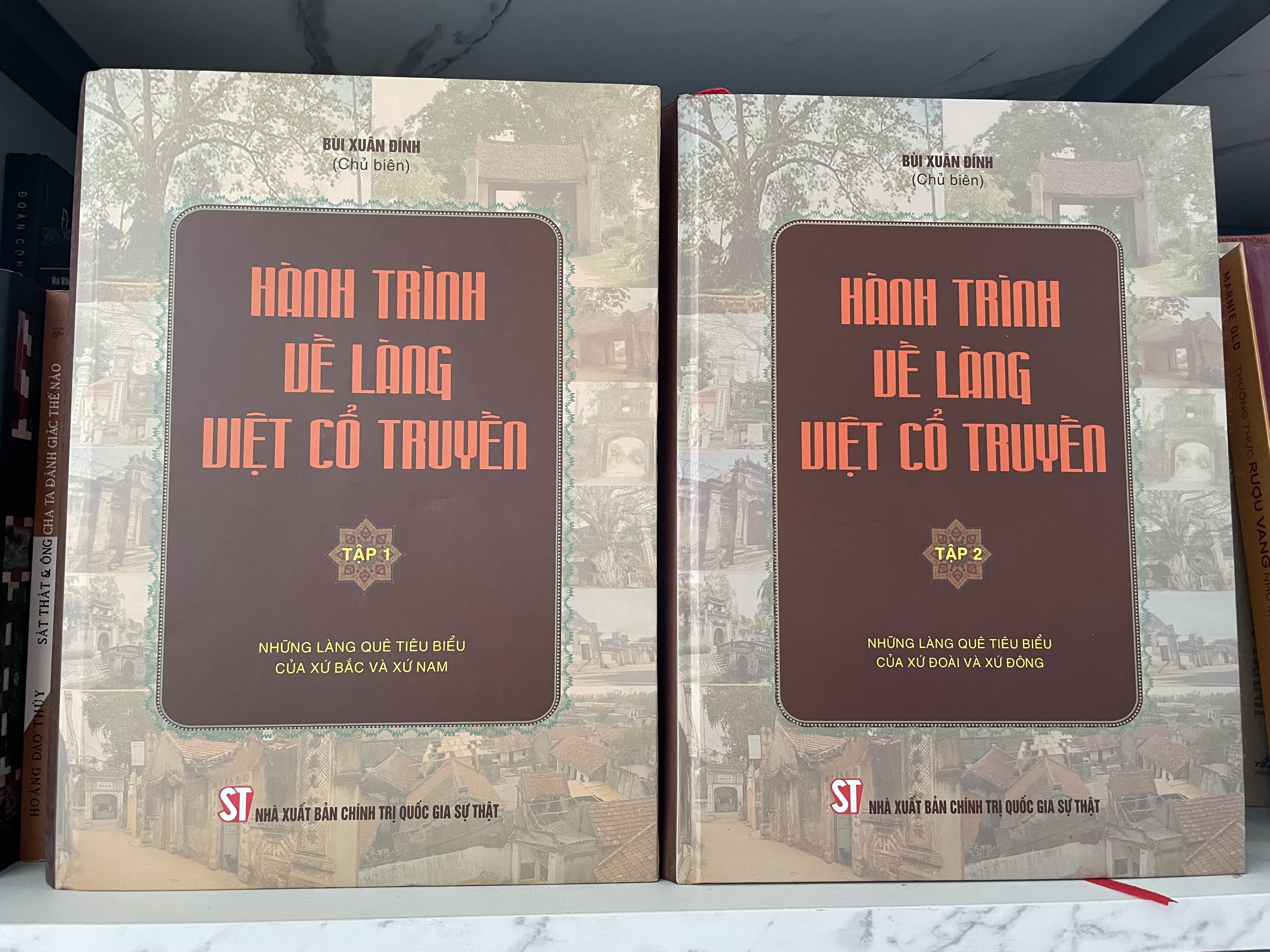 HÀNH TRÌNH VỀ LÀNG VIỆT CỔ TRUYỀN - BÙI XUÂN ĐÍNH (Bộ 2 tập bìa cứng)