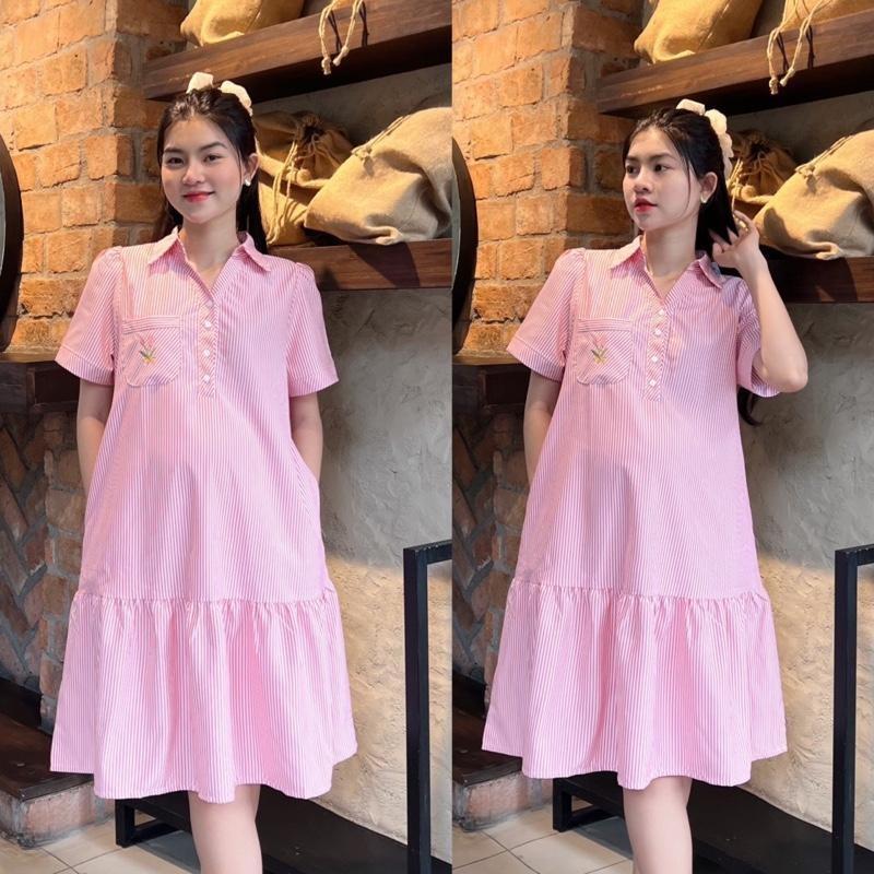 Đầm Bầu Công Sở Cổ Sơ Mi Phối Túi Thêu Phom Đuôi Cá Dễ Thương - Xanh sọc