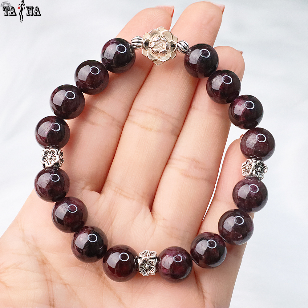 Vòng tay ngọc hồng lựu 10mm mix charm bạc 925 cao cấp