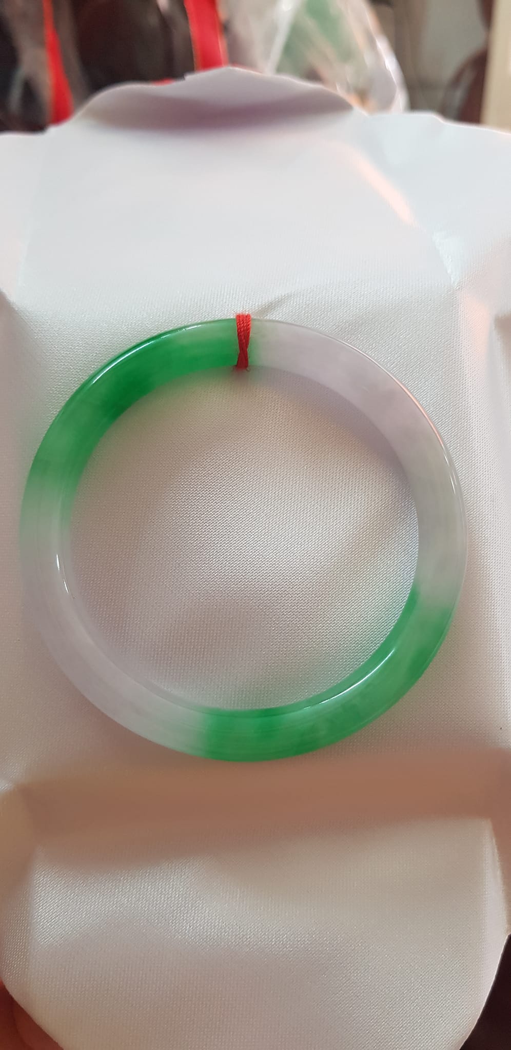 Vòng Cẩm Thạch mới TR Lý 54 mm x cọng 7,2mm Màu Xanh lý trắng đan xen đều vòng đẹp Nữ 52kg - 57kg đeo đẹp món quà tặng chính mình và người thân đeo đẹp ạ