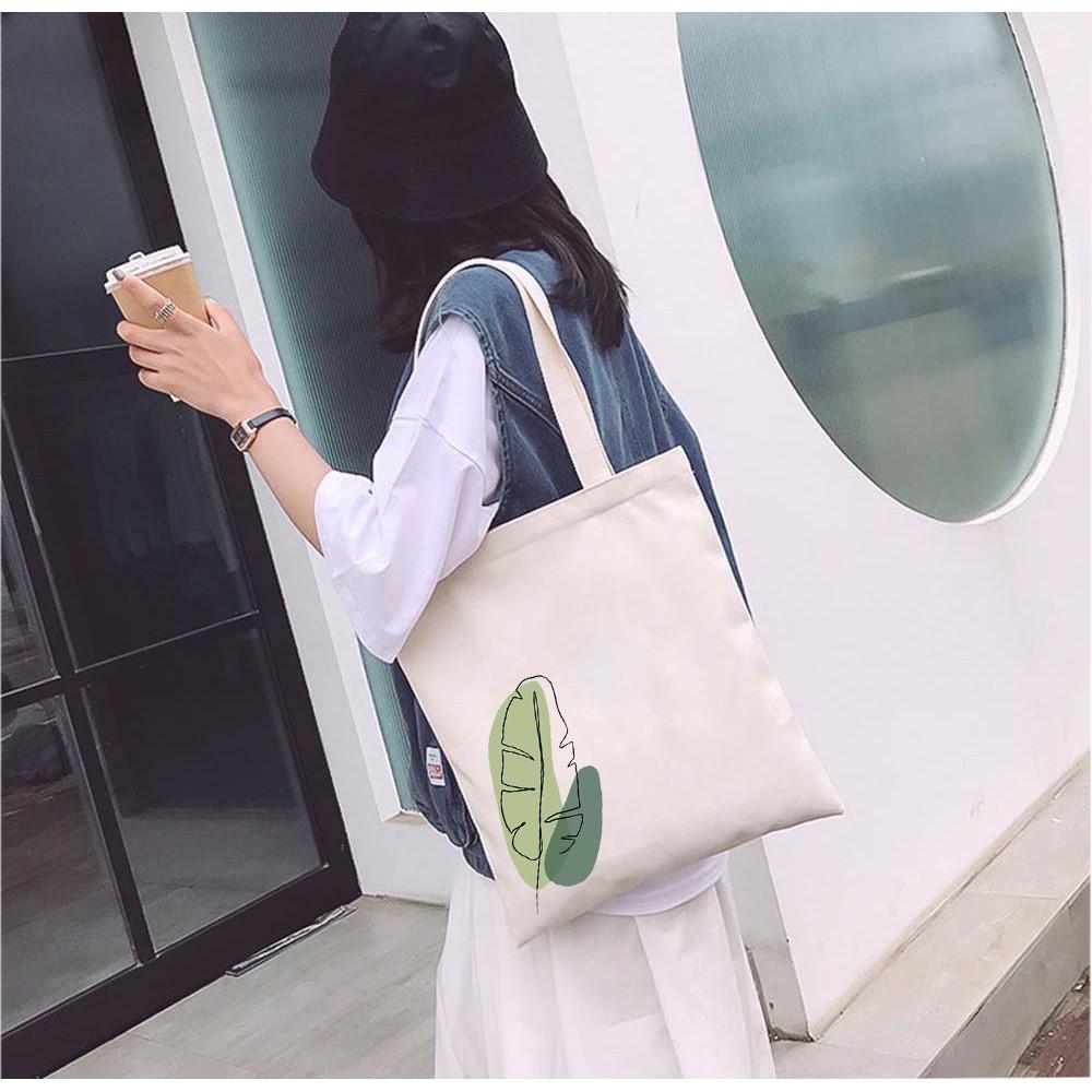 Túi Tote Vải Mộc Ginko kiểu basic có dây kéo khóa miệng túi đựng vừa laptop 14 inch và nhiều đồ dùng khác In Hình Banana Leaf M12