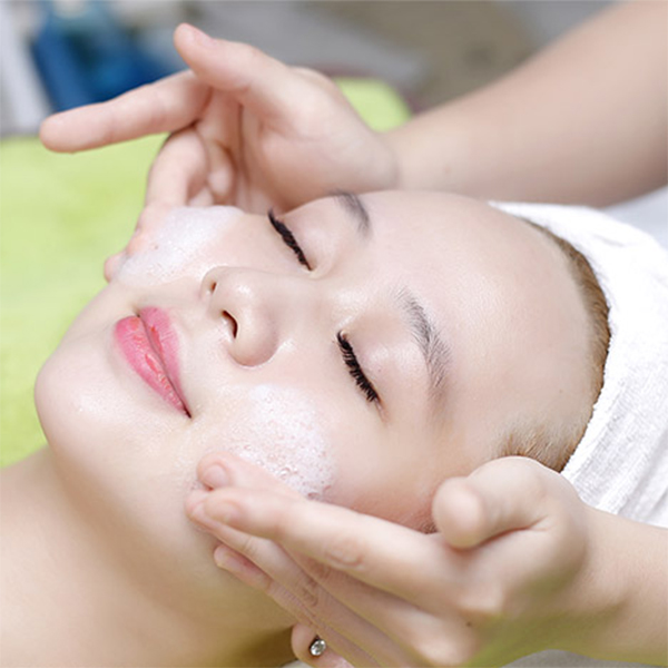 Voucher 14 Bước Chăm Sóc Da Chuyên Sâu Vitamin C Và Oxy Tinh Khiết Trắng Sáng Da, Sạch Mụn, Mịn Màng Tại Ellis Spa