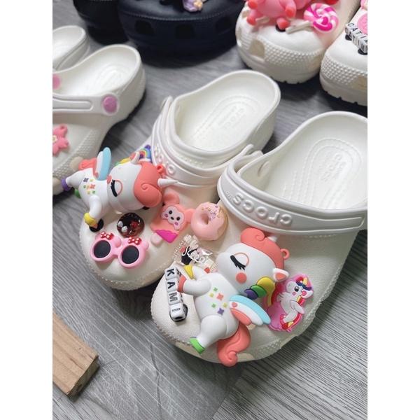 Dép sandan cờ rốt full charm và tên