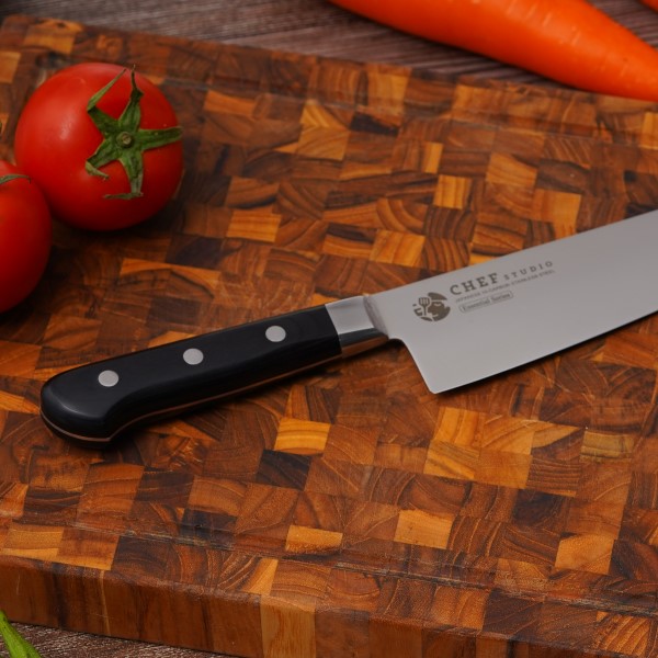 [Hàng chính hãng] Dao thái Chef Santoku 165mm đa năng, nhãn hiệu Chef Studio. Lưỡi thép không gỉ AUS8, độ cứng lên đến 59HRC, cán gỗ pakka full-tang chắc chắn, nắp chặn bằng thép không gỉ