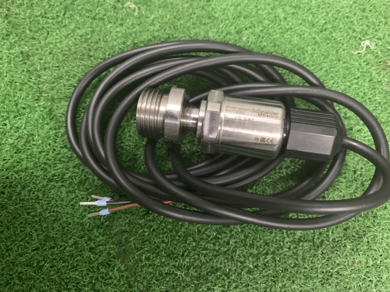Cảm biến áp suất SPP110 Schneider 004702080, dãi đo 0-10 bar, out 0-10Vdc Chính hãng