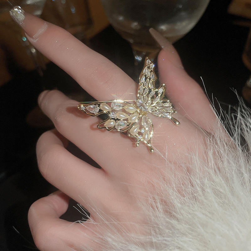 Hình ảnh Nhẫn nữ đính đá lấp lánh, nhẫn đeo tay họa tiết cánh bướm đính đá, phụ kiện thời trang sang chảnh