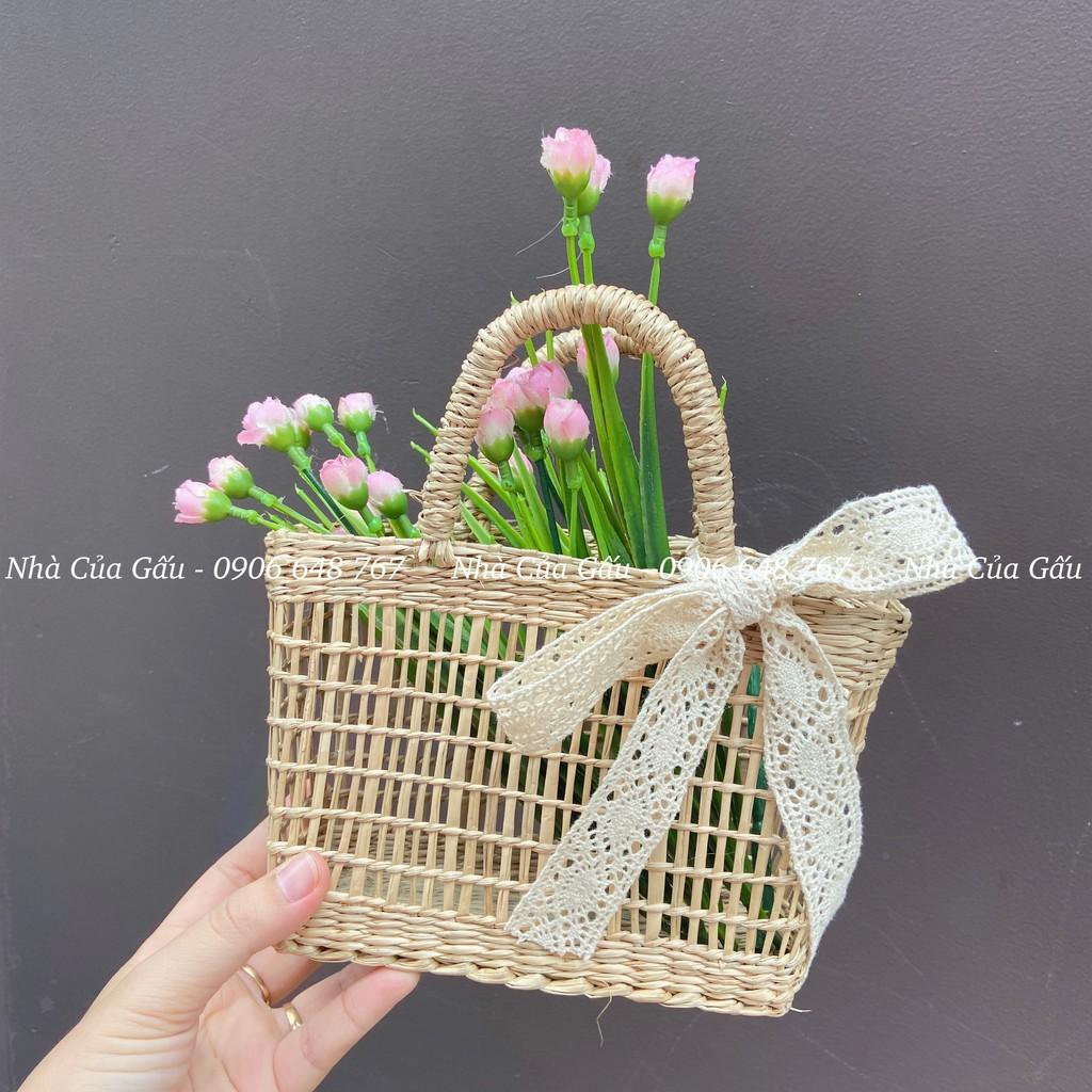 Giỏ cói đan vitage nơ ren và hoa cúc vô cùng xinh xắn cho mẹ và bé sống ảo nè