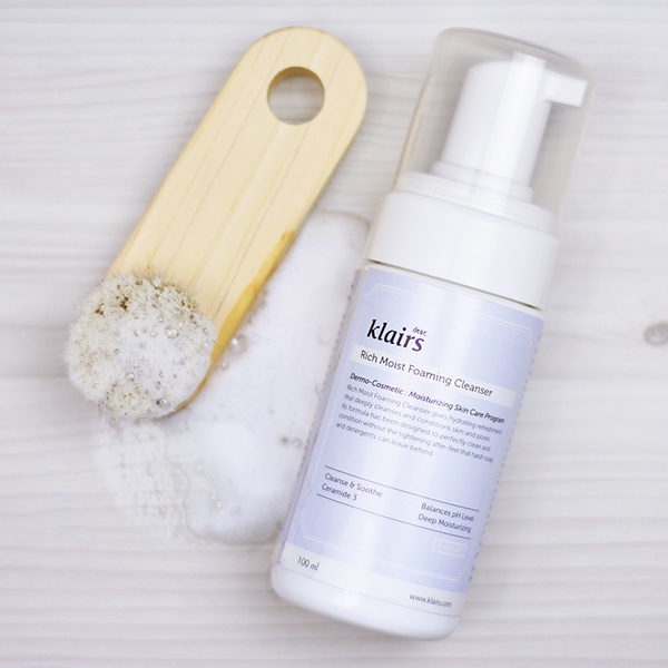 Sữa rửa mặt Klairs Rich Moist Foaming Cleanser