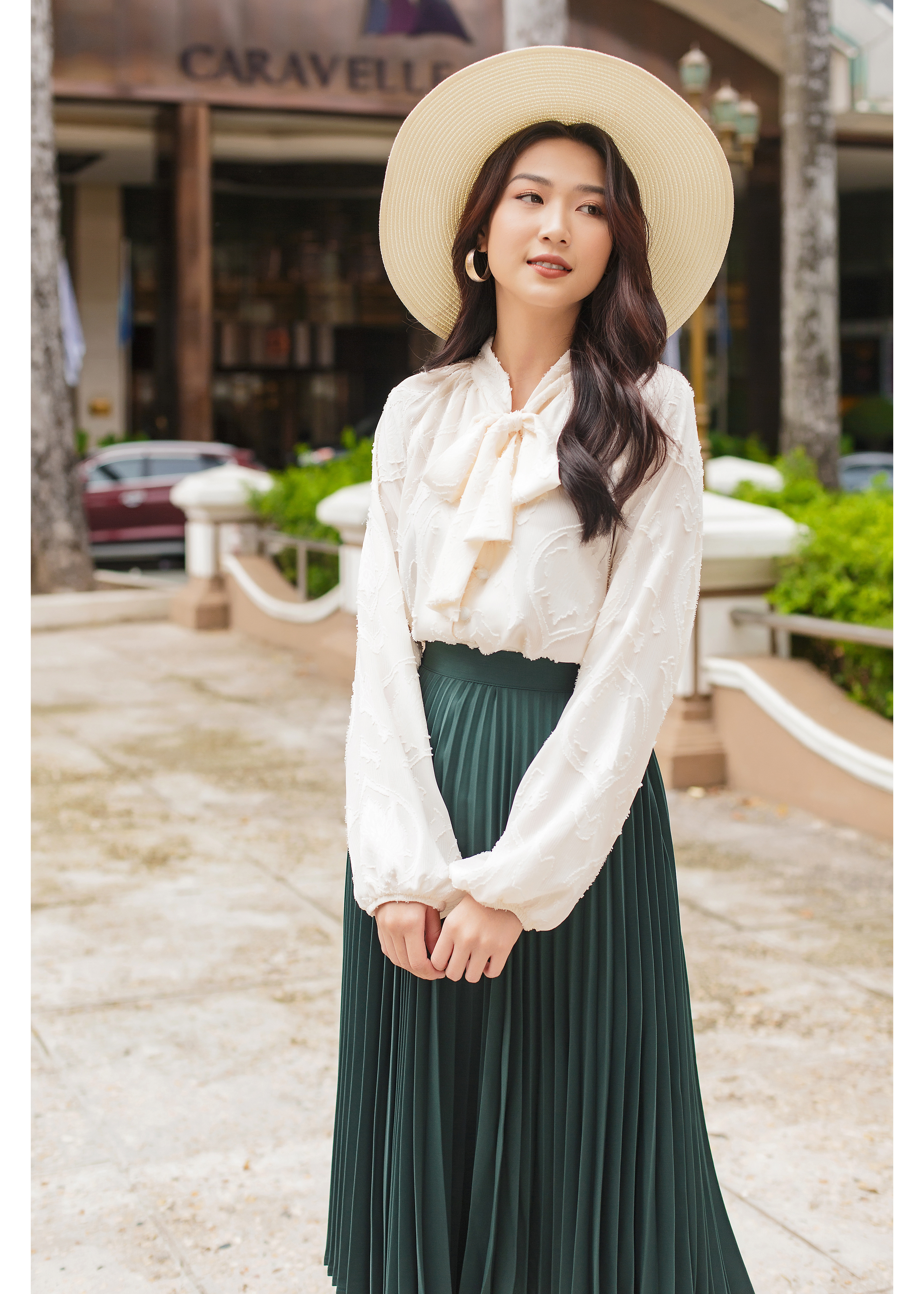 Áo tay phồng nơ cổ