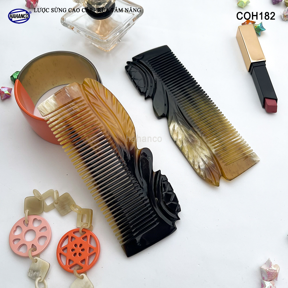 Lược Sừng Màu Vân Nưa Bằng Đầu Rùa Tắm Nắng Đục Khắc Tinh Xảo - có thể bỏ túi - COH182