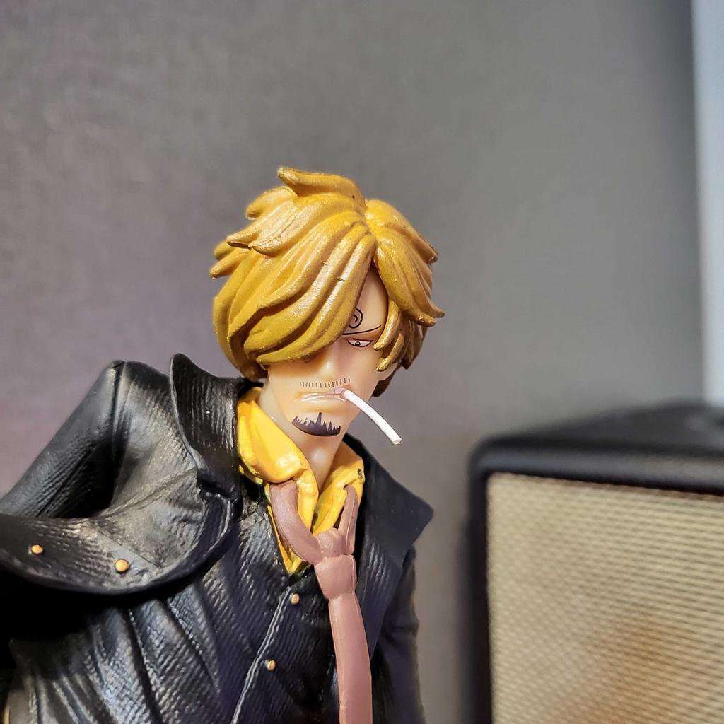Mô hình Vinsmoke Sanji hắc cước 25 cm có LED - One Piece