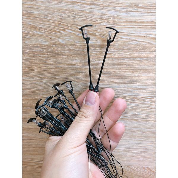 Mô hình đèn công viên cổ điển đơn bóng trang trí tiểu cảnh, sân vườn, terrarium có thể phát sáng